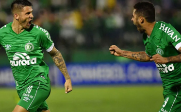 Chape tenta deixar o Z4 e Avaí joga pela primeira vitória