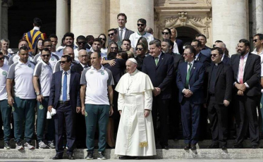 Na Itália, Chapecoense é recebida por Papa Francisco