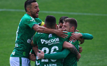 Chapecoense vence a primeira na Série B