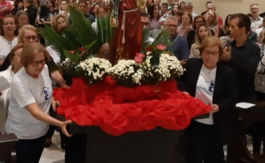 Paróquia de Santa Bárbara encerra celebrações com igreja lotada