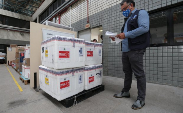 Covid-19: SC recebe mais 59,5 mil doses da vacina Oxford-Astrazeneca