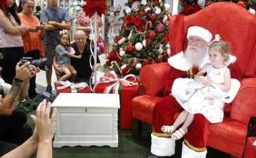 Papai Noel chega em grande estilo ao Nações Shopping