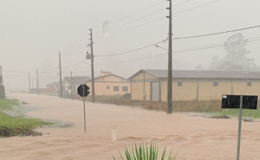 Chuva causa alagamento e traz prejuízos ao Sul de SC (FOTOS)