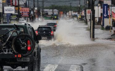 Florianópolis se recupera dos estragos da chuva