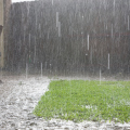 Frente fria mantém chuva no Sul de SC e frio ganha força na segunda