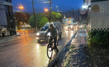 Chuva se intensifica e região permanece alerta