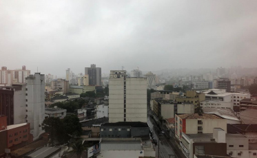 Quinta-feira de chuva e temperatura amena no Sul catarinense 