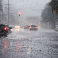 Ciclone em SC eleva risco de temporais e alagamentos no fim de semana