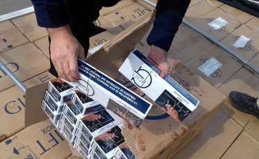 Carreta com destino a Tubarão e que levava 450 mil maços de cigarro é apreendida