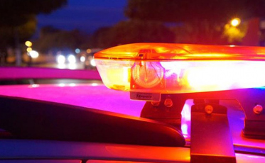 Motorista embriagado bate em viatura da polícia