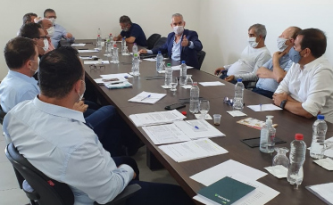 Prefeitos trabalham para manter estoque de medicamentos