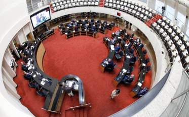 Estado pretende repassar reajuste aos professores na folha de agosto