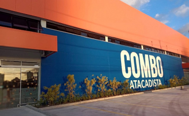 Giassi inaugura nova unidade do Combo Atacadista