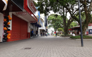 “Lockdown de dois dias não vai adiantar absolutamente nada”, afirma pneumologista