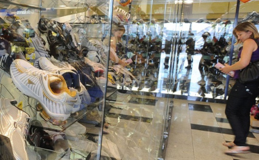 Vendas do comércio crescem 0,6% em setembro, diz IBGE