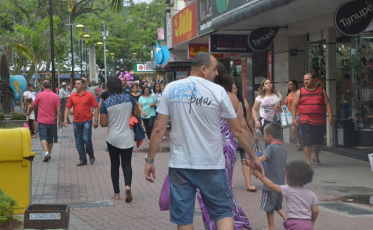 Alta do dólar influencia rentabilidade do varejo catarinense