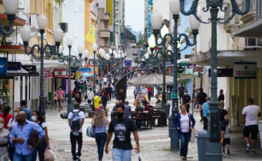 Novo decreto libera eventos sociais e aumenta flexibilização para bares em SC