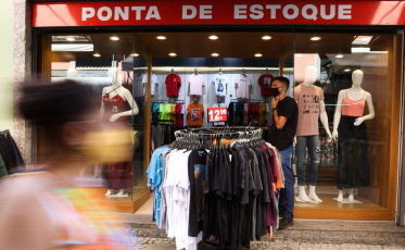 Comércio cresce 1,2% em julho e atinge patamar recorde, diz IBGE