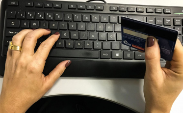 Juros para famílias e empresas sobem em agosto, diz BC