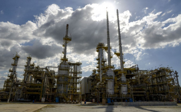 Petrobras aumenta preço da gasolina em cerca de 8% nas refinarias