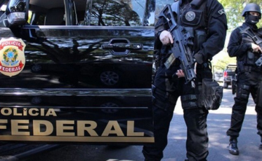 Operação da Polícia Federal cumpre mandados em Criciúma