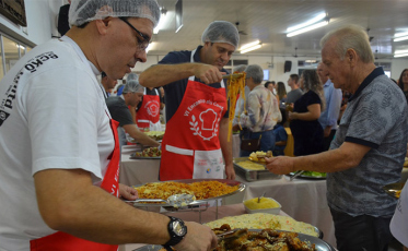 Clima de solidariedade marca o 6º Encontro das Confrarias do Bairro da Juventude