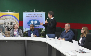 Conselho Municipal de Direitos do Idoso empossa novos conselheiros