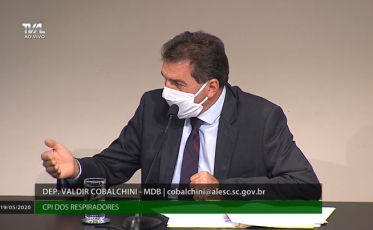 Deputados questionam relator Ivan Naatz na CPI dos Respiradores