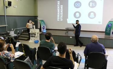 Estudantes de Informática apresentam trabalhos de conclusão a empresas