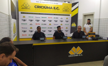 Criciúma apresenta oficialmente Jonathan e Miquéias (VÍDEO)
