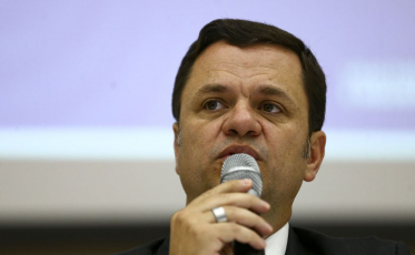 Anderson Torres é preso pela PF após desembarcar em Brasília