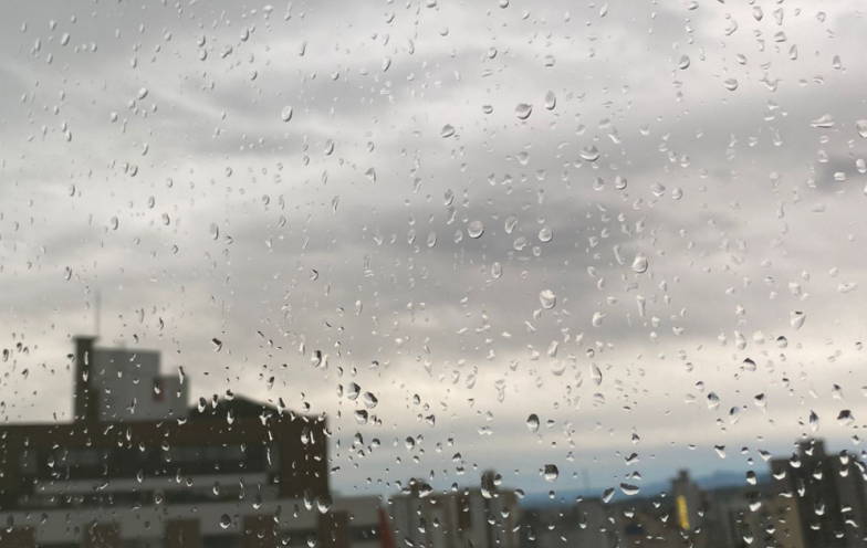 Calor de quase 30°C chega acompanhado de chuva em SC; confira a previsão