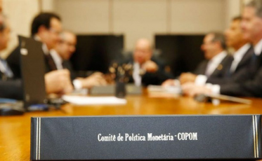 O que acontece com a oscilação dos juros no Brasil?