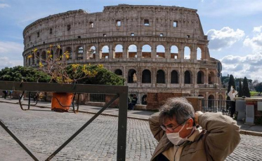 Na Itália, pessoas só podem sair de casa para irem em mercados e farmácias