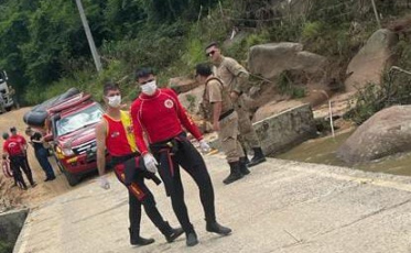 Bombeiros encontram corpo em rio de Tubarão