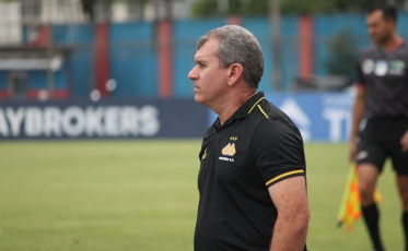 Tencati fala em revezamento e time deve mudar contra a Chapecoense