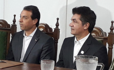 Salvaro promete ir à justiça se Estado não liberar transporte e creches