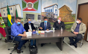 Covid-19: Salvaro anuncia compra de medicamentos