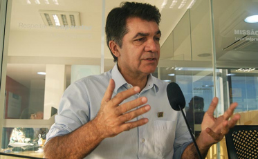 Salvaro explica mudança no comando da Prefeitura e fala sobre planos para 2018