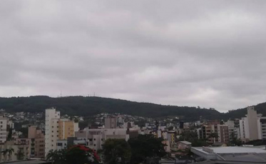 Dia nublado e com possibilidade de chuva