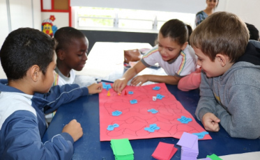 Técnica e interação que fazem alunos aprender matemática brincando