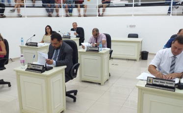 Comissão nomeada para investigar caso do ginásio inacabado