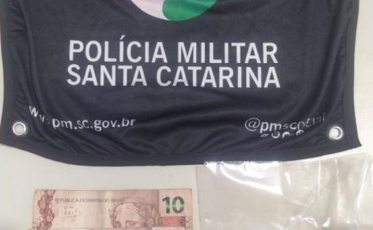 Três pessoas são presas por tráfico de drogas em Criciúma