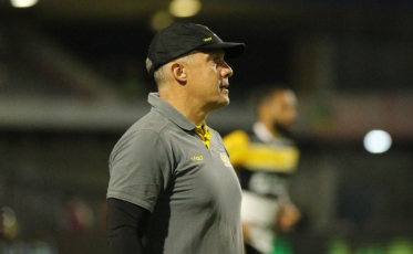 Baptista reconhece oscilação do Criciúma, mas descarta mudança de modelo: “É dar confiança”
