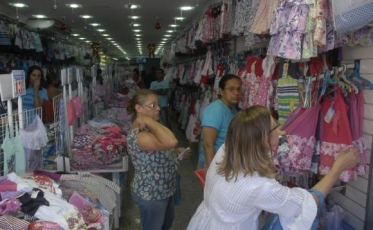 Confiança do comércio avança e atinge maior nível desde julho de 2014