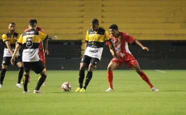 Campeonato Catarinense é suspenso pela FCF 