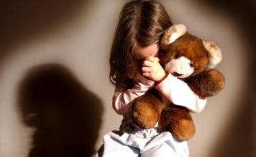 Pai que estuprou filha por seis anos é condenado em Criciúma