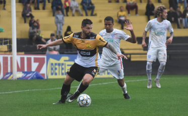 Em casa, Tigre bate Avaí por 3 a 2