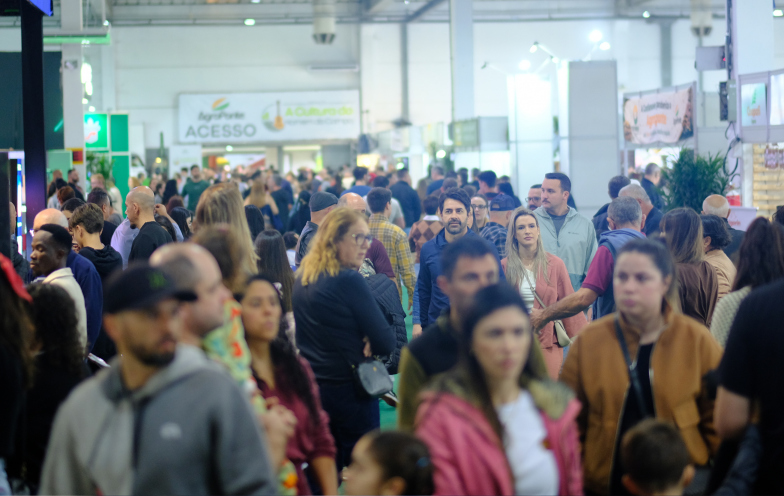 Maior AgroPonte da história lota com produtores e negócios disparam em Criciúma