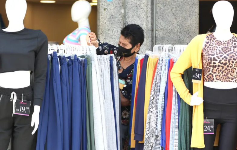 “MP das blusinhas” e e-commerce chinês ameaçam empregos no setor têxtil de SC, diz empresária